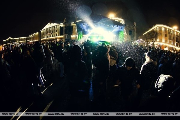 Как прошла новогодняя ночь в Бресте. Фоторепортаж Как прошла новогодняя ночь в Бресте. Фоторепортаж