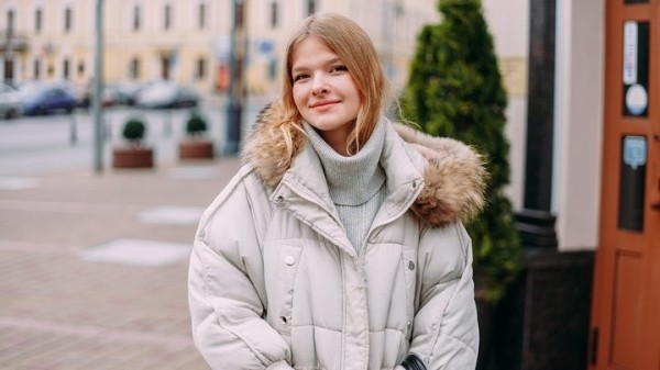 На машину, права и черный день: на что копят молодые белорусы и в чем хранят сбережения