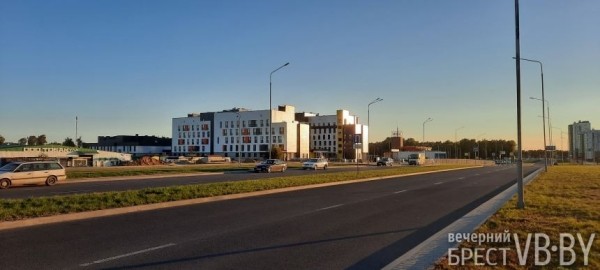 Сочными красками заиграл новый район близ медицинского комплекса в брестском «Заречье» Сочными красками заиграл новый район близ медицинского комплекса в брестском «Заречье»