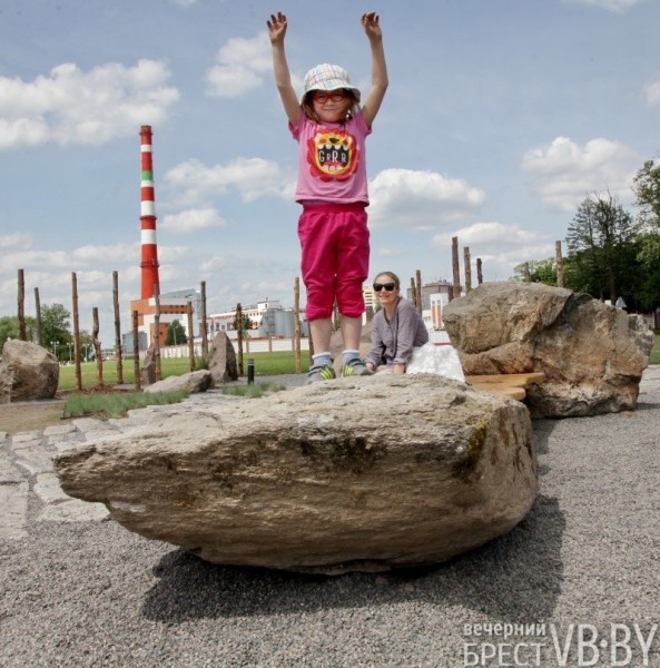 Прогулка по Набережной Бреста. Фоторепортаж Прогулка по Набережной Бреста. Фоторепортаж