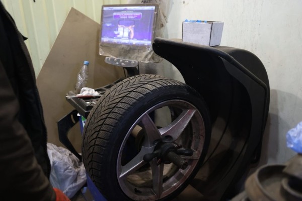 «А колеса не отвалятся?» Задаем глупые вопросы шиномонтажнику