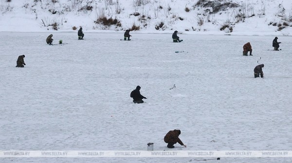 Станет ли обязательным наличие жилета для любителей зимней рыбалки, рассказали в МЧС Станет ли обязательным наличие жилета для любителей зимней рыбалки, рассказали в МЧС