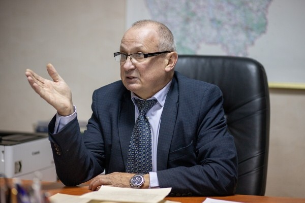 «Стоимость виньетки от 14 до 75 евро». Кому с 1 января нужно тратить деньги на проезд по платным дорогам?