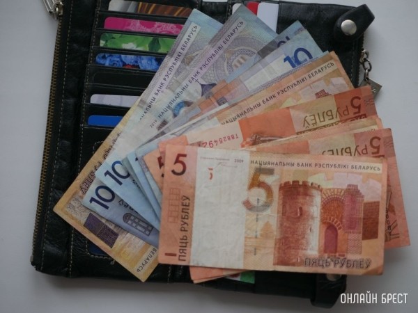 Международные банковские переводы в конце 2022 года: как не потерять больше, чем посылаешь