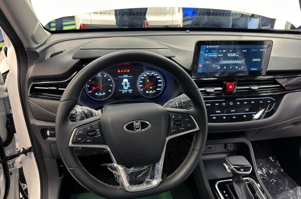 Названа цена нового российского кроссовера «Москвич»