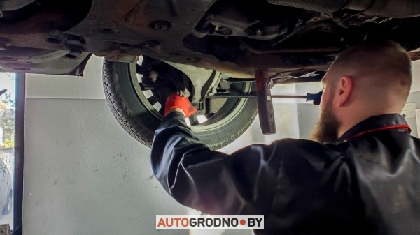 Белорус открыл вторую СТО в Варшаве, чтобы привлечь польских водителей. Получилось? Белорус открыл вторую СТО в Варшаве, чтобы привлечь польских водителей. Получилось?