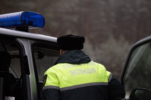 «Стоимость виньетки от 14 до 75 евро». Кому с 1 января нужно тратить деньги на проезд по платным дорогам?