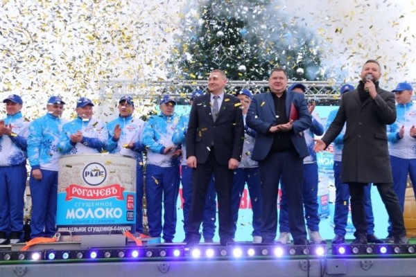 В Беларуси выпустили банку сгущенки весом почти в полтонны В Беларуси выпустили банку сгущенки весом почти в полтонны