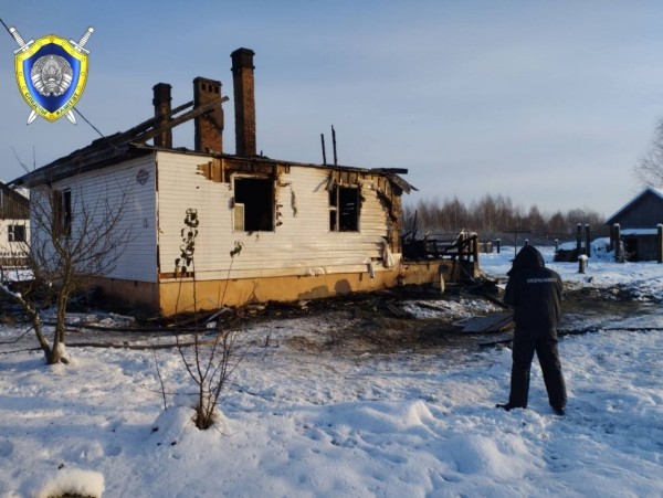 Ужасная трагедия в Гомельской области: на пожаре погибли муж, жена и 10-летняя дочь Ужасная трагедия в Гомельской области: на пожаре погибли муж, жена и 10-летняя дочь