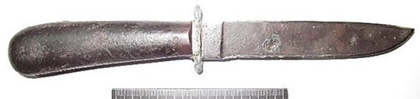 Очень редкий нож нашли милиционеры в квартире у белоруса. Мужчине придется объяснить – откуда у него он Очень редкий нож нашли милиционеры в квартире у белоруса. Мужчине придется объяснить – откуда у него он