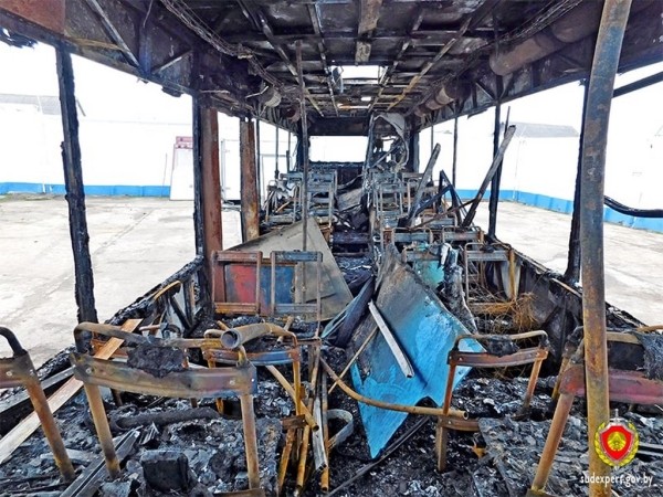 Как наказали водителя, угнавшего автобус, который потом сгорел в Барановичах Как наказали водителя, угнавшего автобус, который потом сгорел в Барановичах