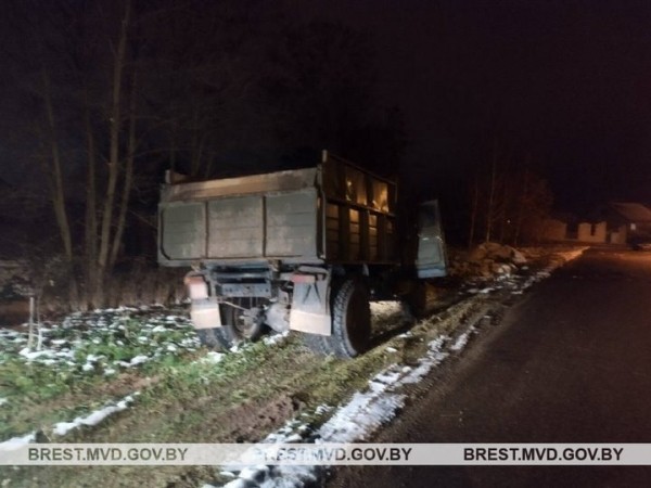 Уголовная ответственность грозит двум жителям Пружан за кражу неисправного авто сельхозпредприятия