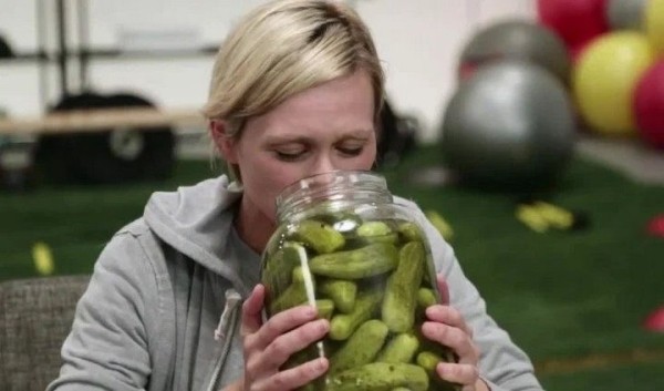 Что происходит с организмом, когда вы пьете огуречный рассол?