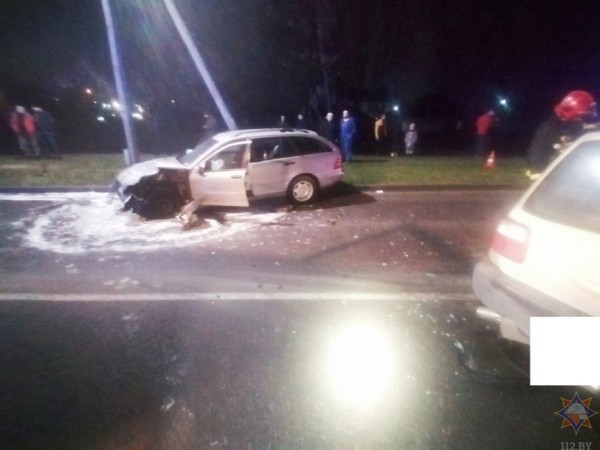 Как спасали водителя, попавшего вчера в ДТП в Бресте, рассказали в МЧС