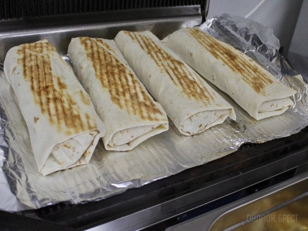 Готовим самую вкусную шаурму вместе с «Кебаб на болоте» в Бресте