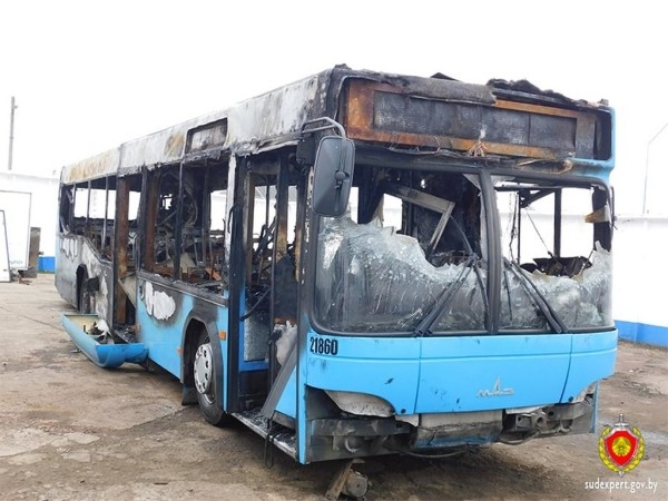 Как наказали водителя, угнавшего автобус, который потом сгорел в Барановичах Как наказали водителя, угнавшего автобус, который потом сгорел в Барановичах
