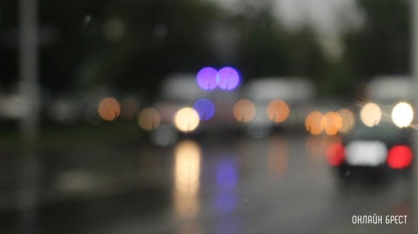 Не поставил авто на ручной тормоз. Осудили жителя Барановичей, по вине которого в ДТП пострадал человек Не поставил авто на ручной тормоз. Осудили жителя Барановичей, по вине которого в ДТП пострадал человек