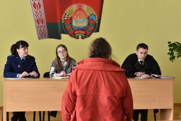 Не до детей и не до работы. Как женщины допиваются до ЛТП