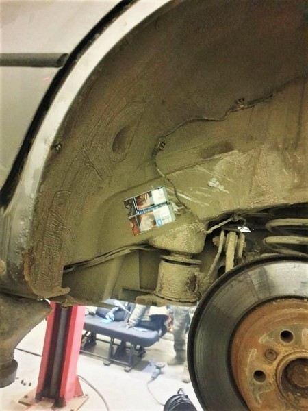 Литовцы остановили BMW белоруса в поисках мигрантов, а нашли кое-что другое. Авто конфискуют Литовцы остановили BMW белоруса в поисках мигрантов, а нашли кое-что другое. Авто конфискуют