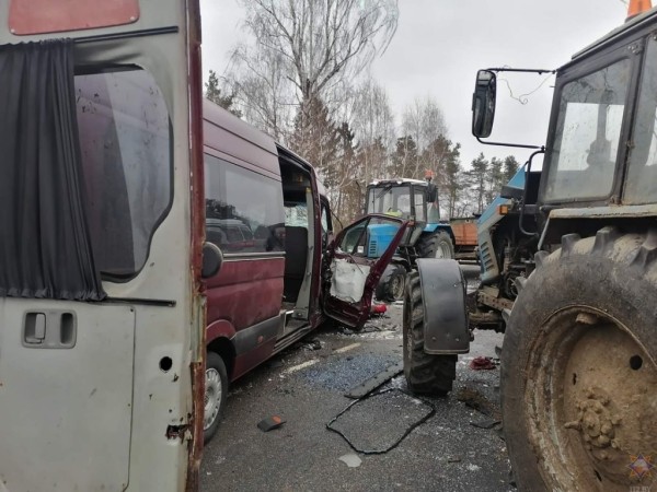 Маршрутка с пассажирами попала в аварию под Бобруйском