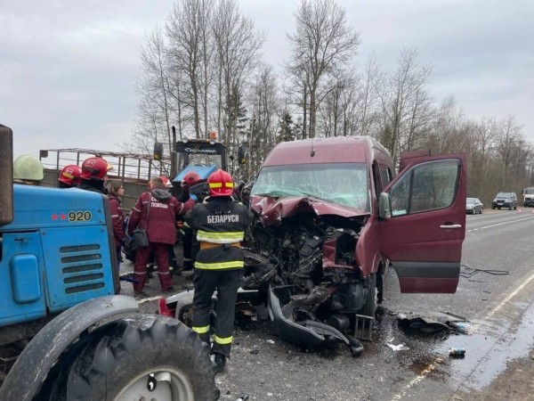 Маршрутка с пассажирами попала в аварию под Бобруйском