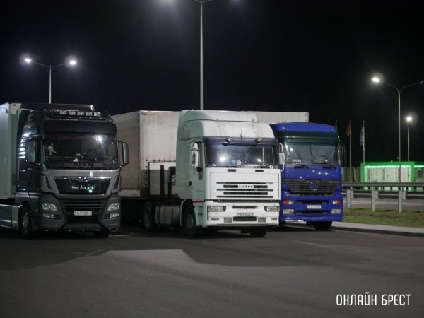 Пьяного 34-летнего белоруса на фуре сначала задержали в Нидерландах, а потом в Германии Пьяного 34-летнего белоруса на фуре сначала задержали в Нидерландах, а потом в Германии