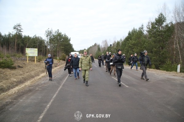 Журналисты иностранных СМИ побывали на границе с Украиной Журналисты иностранных СМИ побывали на границе с Украиной