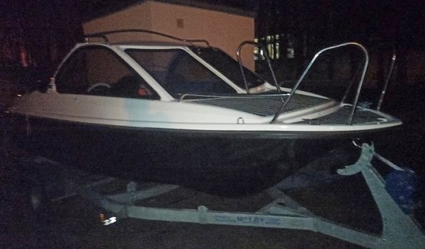 Житель Бреста не заметил надувной матрац и катером сбил мужчину с ребенком. Подробности расследования ЧП на Мухавце Житель Бреста не заметил надувной матрац и катером сбил мужчину с ребенком. Подробности расследования ЧП на Мухавце