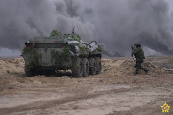 На полигоне «Брестский» отработали уничтожение незаконного вооруженного формирования На полигоне «Брестский» отработали уничтожение незаконного вооруженного формирования