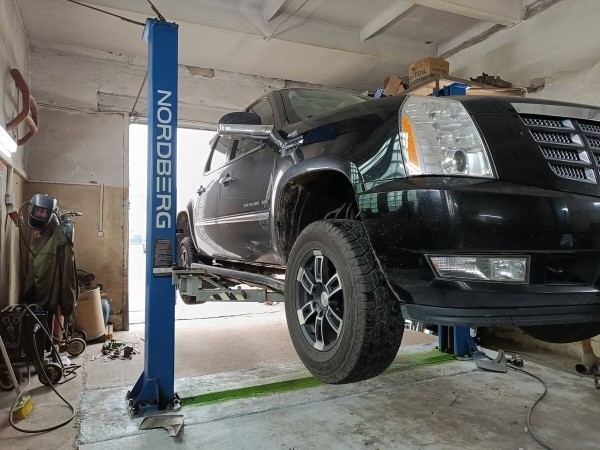 «Все гофры с проводкой посечены песком!». Белорусу так отпескоструили Cadillac, что у машины отказала электроника и кузов начал ржаветь «Все гофры с проводкой посечены песком!». Белорусу так отпескоструили Cadillac, что у машины отказала электроника и кузов начал ржаветь