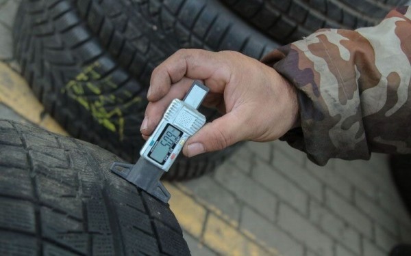 «Немцы отбирают для меня шины». Белорус наладил бизнес по продаже б/у Continental, Pirelli, Bridgestone. Есть спрос?