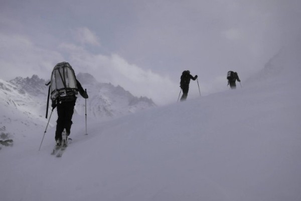 Белорус упал с горы в Альпах, пролетев 100 метров по склону