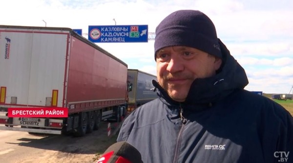 30-километровая очередь на границе: под Брестом организовали торговлю питанием для водителей