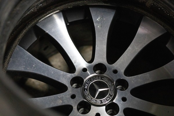 «Немцы отбирают для меня шины». Белорус наладил бизнес по продаже б/у Continental, Pirelli, Bridgestone. Есть спрос?