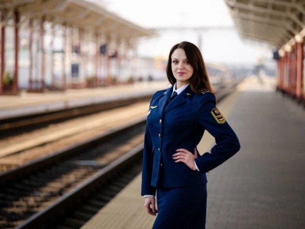 В Беларуси выбирают самую красивую девушку Белорусской железной дороги В Беларуси выбирают самую красивую девушку Белорусской железной дороги