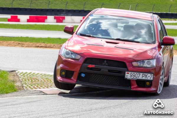 Белорусы «случайно» собрали самый быстрый Largus в мире Белорусы «случайно» собрали самый быстрый Largus в мире