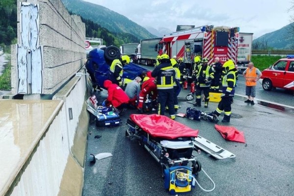 В Австрии белорус на фуре попал в ДТП с легковым автомобилем В Австрии белорус на фуре попал в ДТП с легковым автомобилем