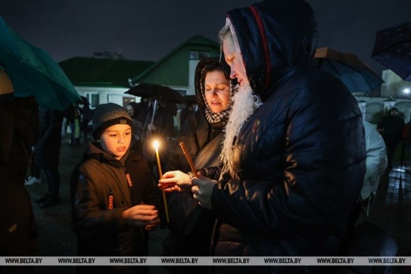 Богослужение в Свято-Симеоновском кафедральном соборе Бреста Богослужение в Свято-Симеоновском кафедральном соборе Бреста