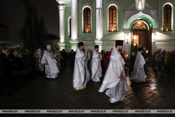 Богослужение в Свято-Симеоновском кафедральном соборе Бреста Богослужение в Свято-Симеоновском кафедральном соборе Бреста