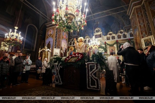Богослужение в Свято-Симеоновском кафедральном соборе Бреста Богослужение в Свято-Симеоновском кафедральном соборе Бреста