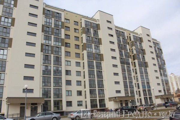 «Встревожились, когда в квартире треснула первая стена». Владелец метров в энергоэффективном доме судился с застройщиком — вот результат