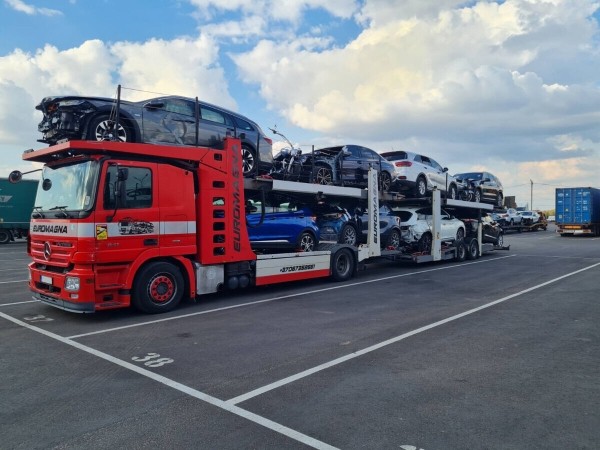 Размер зарплаты — имеет значение? Сколько нужно зарабатывать, чтобы растаможить по льготе Tesla за 50 тысяч евро