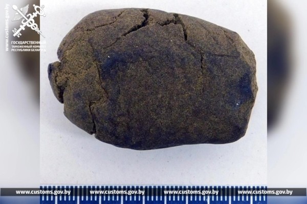 В ботинках белорусского дальнобойщика на границе нашли 28 грамм гашиша