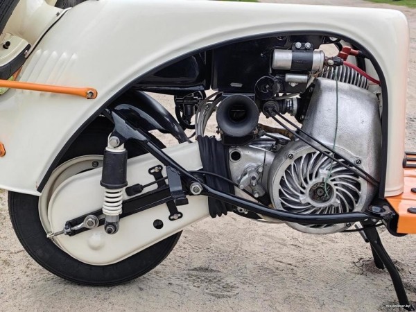 Белорус восстанавливает советские мотороллеры на продажу