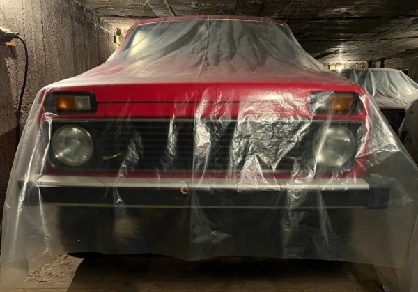 43-летнюю «Ниву» выставили на продажу по цене нового Mercedes-Maybach