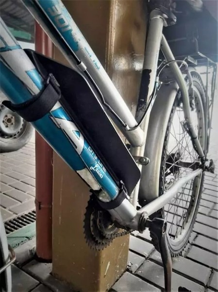 Чудеса контрабанды: сигареты извлекли из рамы велосипеда Чудеса контрабанды: сигареты извлекли из рамы велосипеда