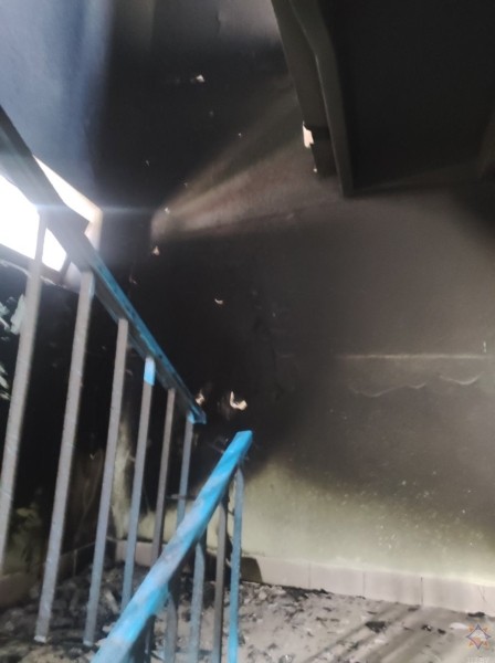 Акриловая ванна загорелась между этажами многоэтажки в Бобруйске Акриловая ванна загорелась между этажами многоэтажки в Бобруйске