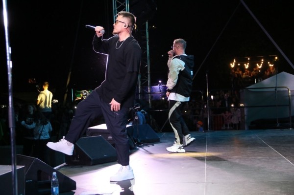 Выступлением Galibri & Mavik и красивым фейерверком завершились празднования 45-летия Московского района Бреста