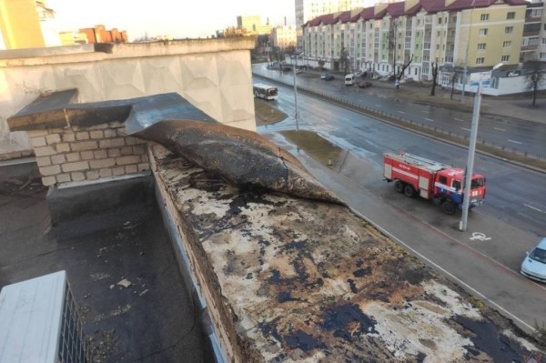 Дело об упавшей на машину с крыши дома бетонной балке. Владелица выиграла суд спустя год