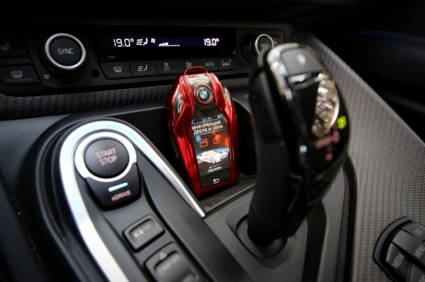 22-летний парень из Жодино купил BMW i8 за $100 тысяч — доволен?